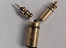 點擊查看詳細信息<br>標題：氣動錨桿鉆機上面氣馬達閥組 閱讀次數(shù)：1655